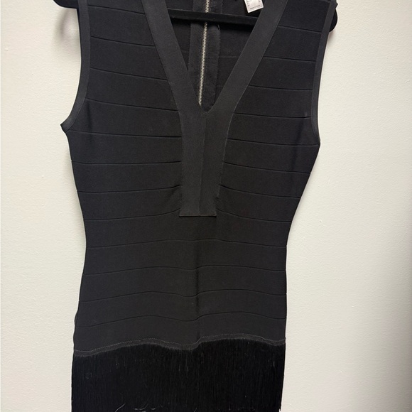 VENUS Dresses & Skirts - VENUS Black Sleeveless Midi Dress with Fringe Hem